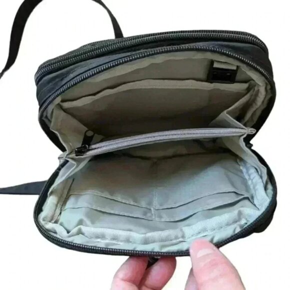 Derek Alexander Crossbody Bag Camera Black Nylon Unisex Square Long Strap Zipper - Picture 9 of 14